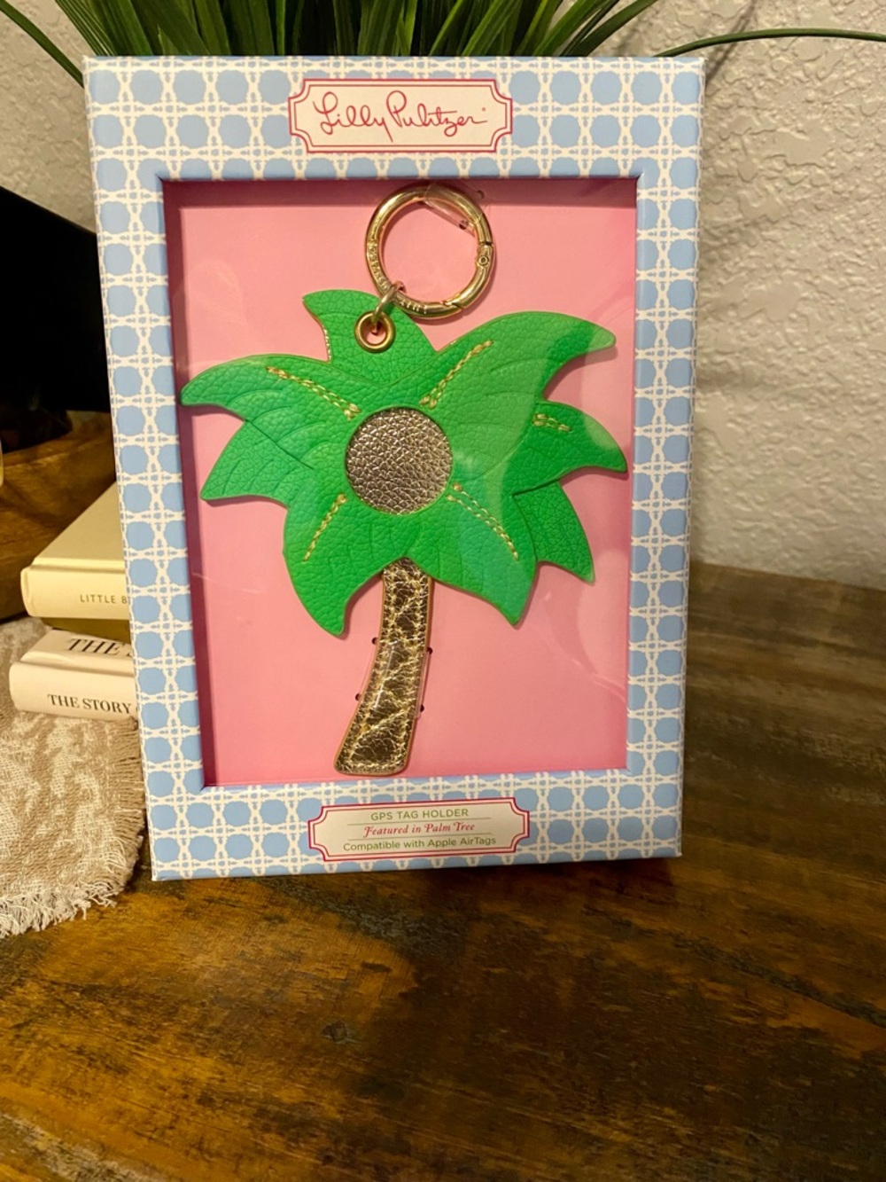 Lilly Pulitzer Bright Green Palm Tree GPS Tag Holder with Gold Accent
